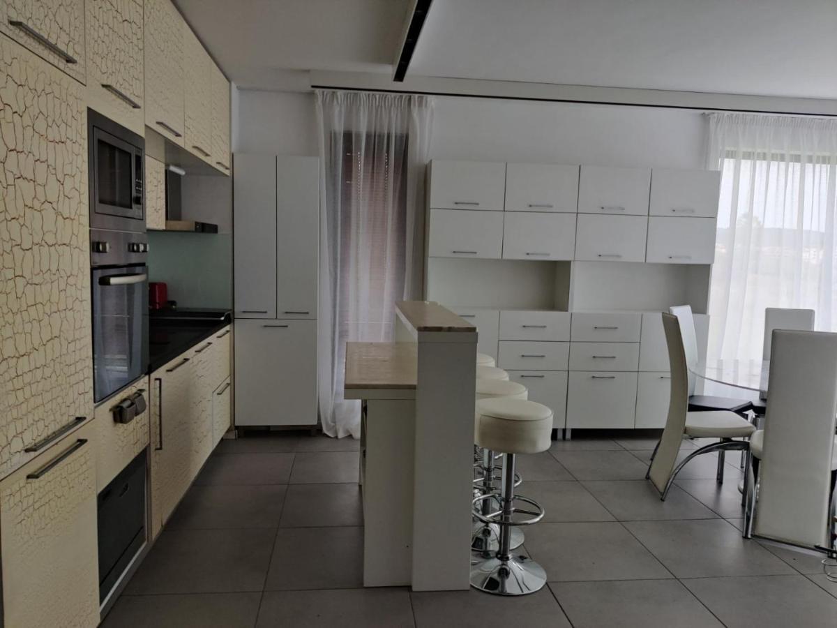 Gitea Sand Lilies Apartments Созополь Екстер'єр фото